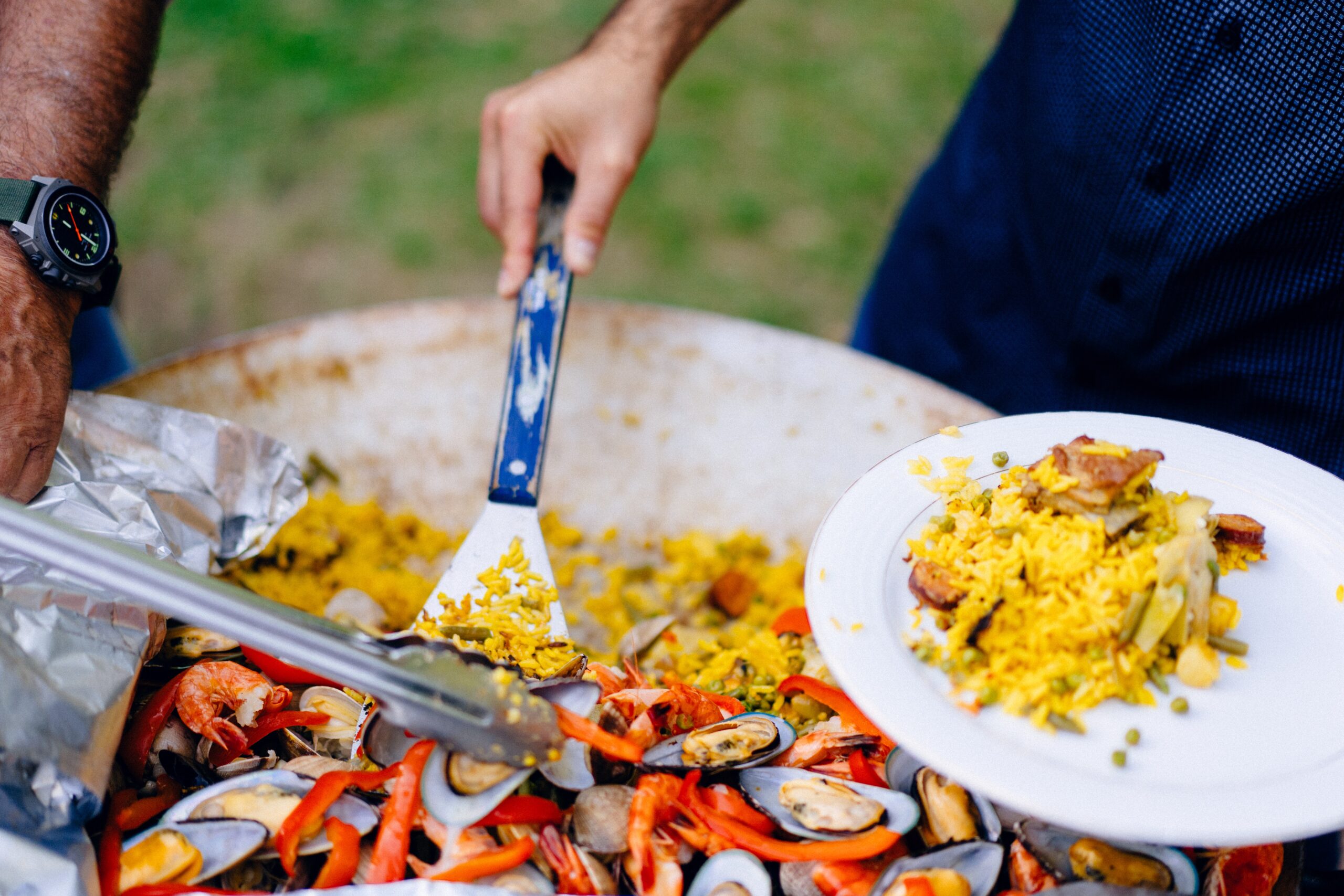 Tips to maintain the flavor and texture of your paella at home